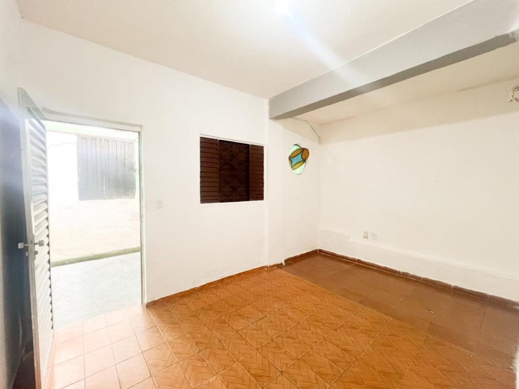 Casa, Confisco, 3 Quartos, 2 Vagas, 1 Suíte