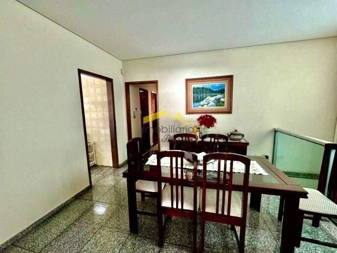 Casa, Palmeiras, 6 Quartos, 5 Vagas, 2 Suítes