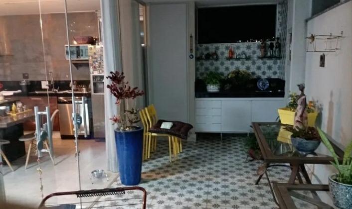 Casa, Estoril, 3 Quartos, 6 Vagas, 3 Suítes
