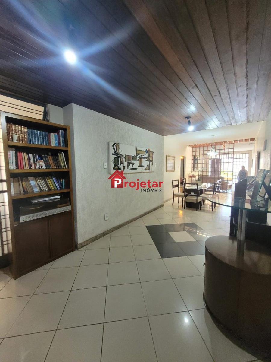 Casa, Sagrada Família, 5 Quartos, 2 Vagas, 3 Suítes