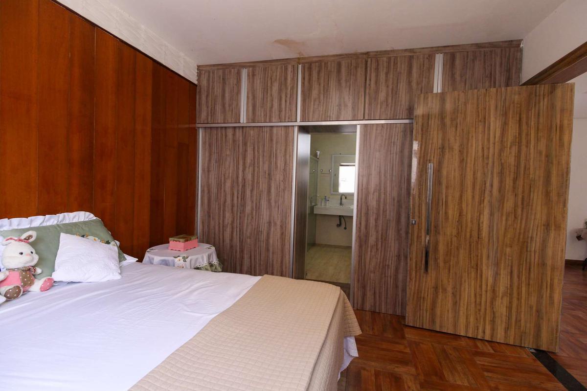Casa, Horto, 6 Quartos, 2 Vagas, 5 Suítes