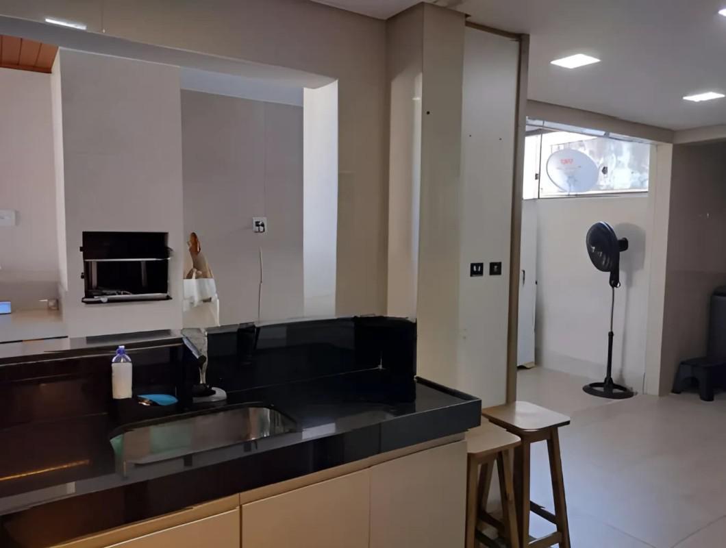 Apartamento, Sagrada Família, 3 Quartos, 1 Vaga, 1 Suíte