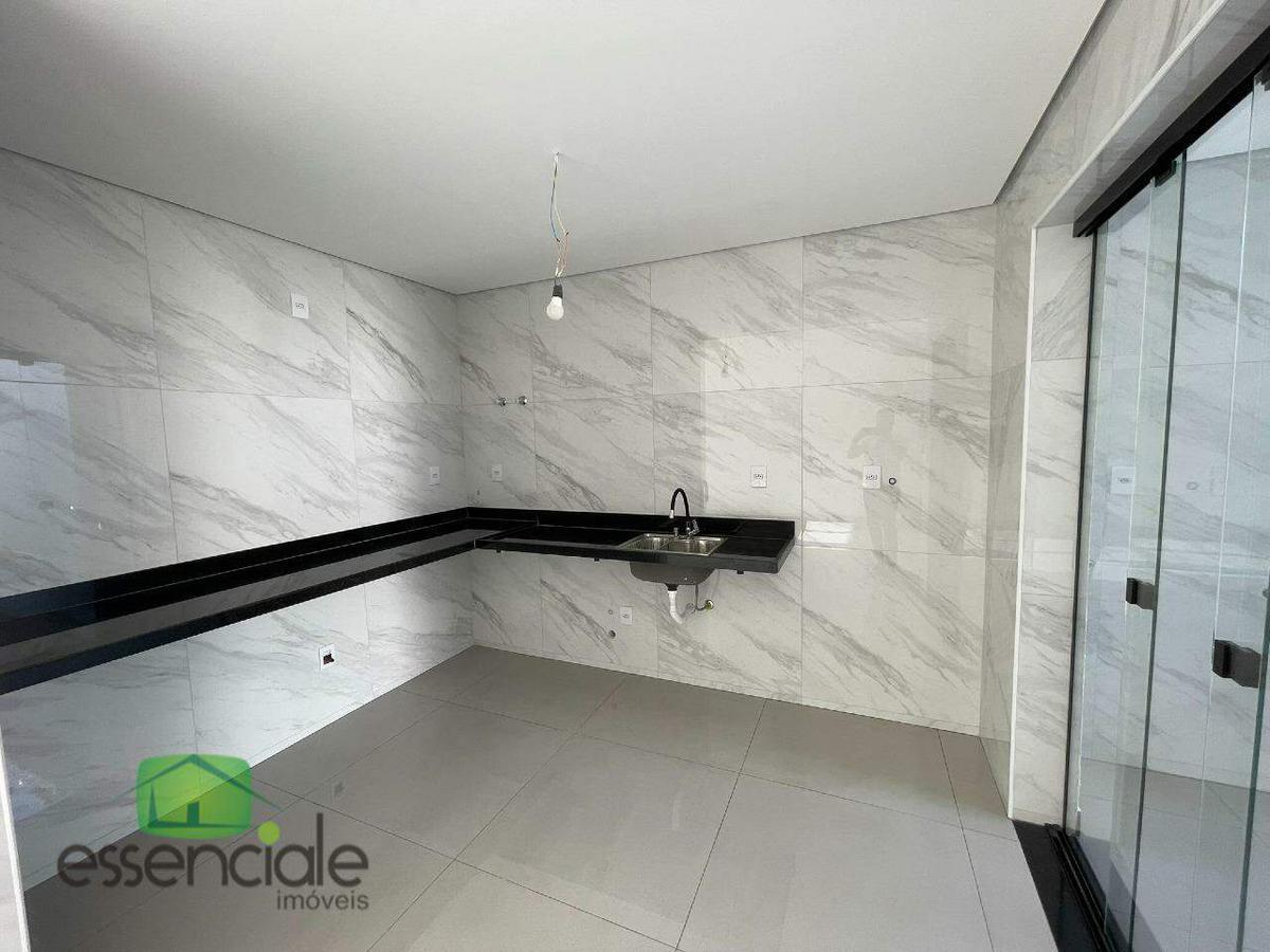 Casa, Europa, 3 Quartos, 3 Vagas, 1 Suíte