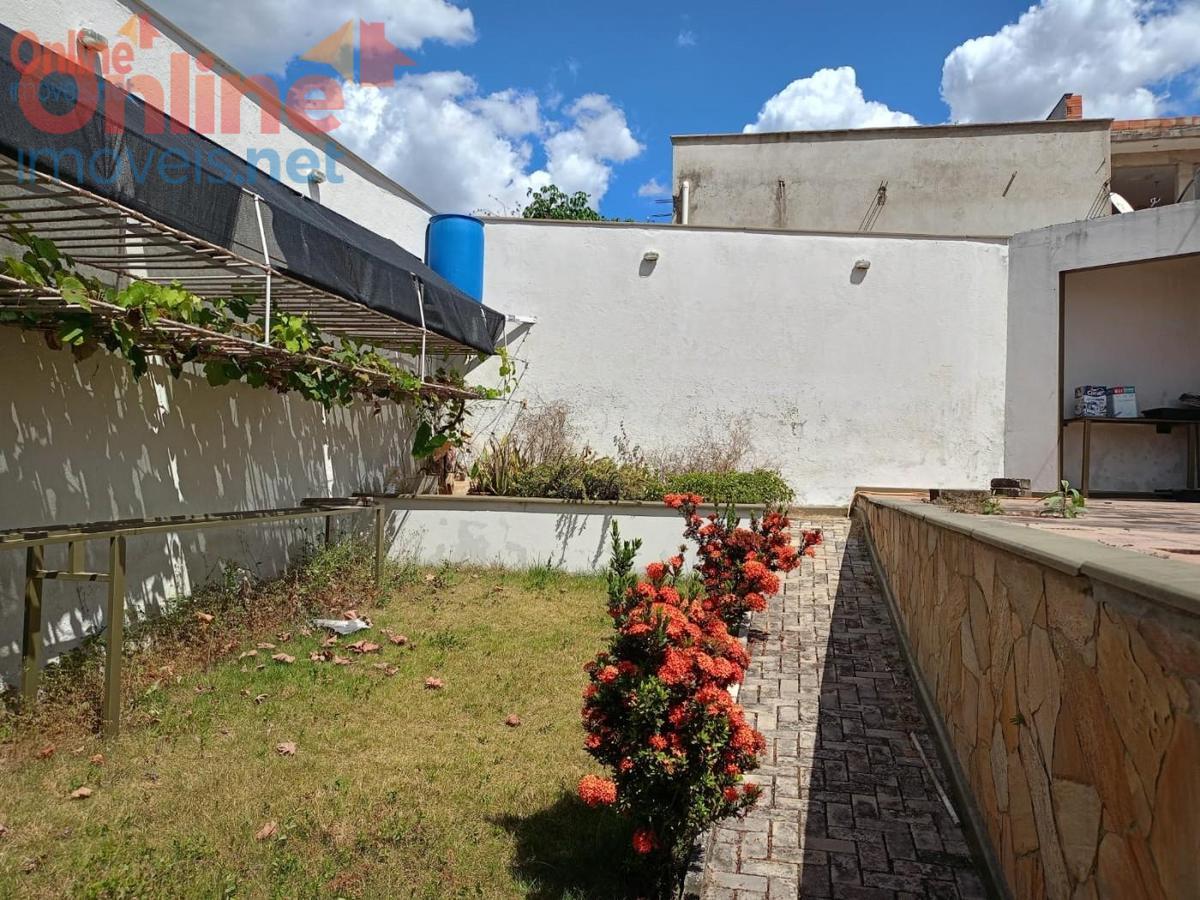 Casa, Dom Pedro I, 1 Quarto, 0 Vaga, 0 Suíte