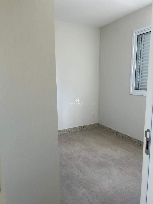 Apartamento, Castelo, 2 Quartos, 0 Vaga, 1 Suíte