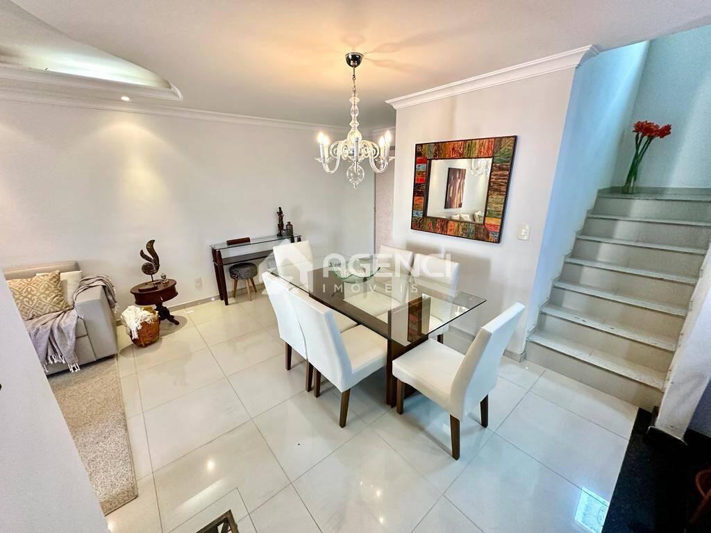 Casa, Cabral, 3 Quartos, 0 Vaga, 2 Suítes