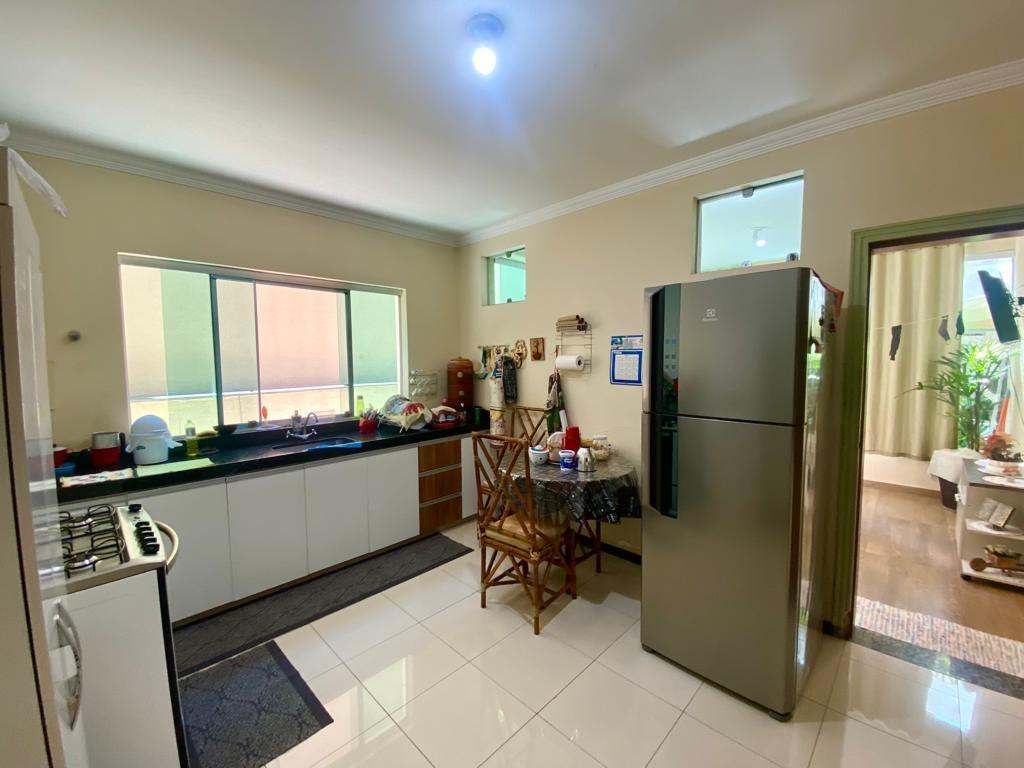 Casa, Arvoredo, 3 Quartos, 4 Vagas, 1 Suíte