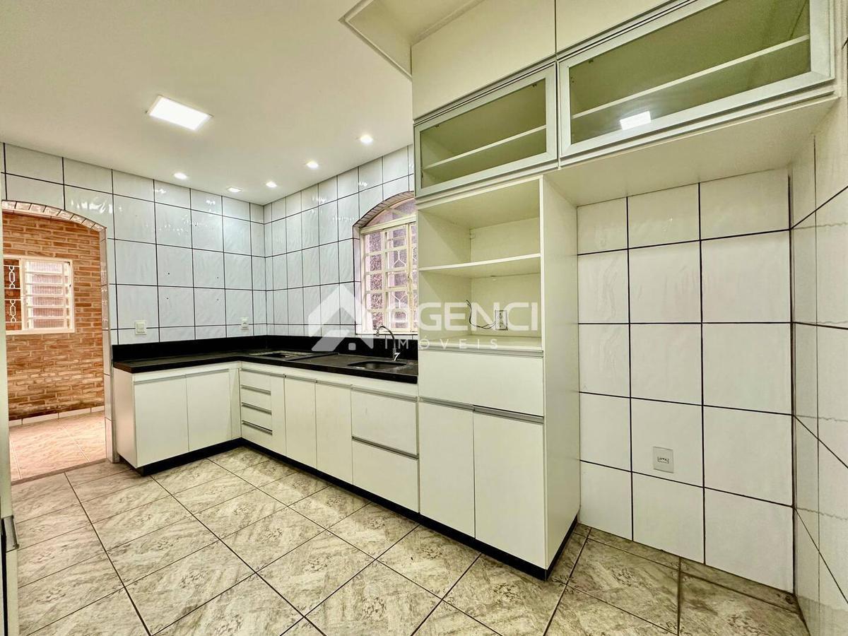 Casa, Parque Xangri-lá, 4 Quartos, 0 Vaga, 1 Suíte