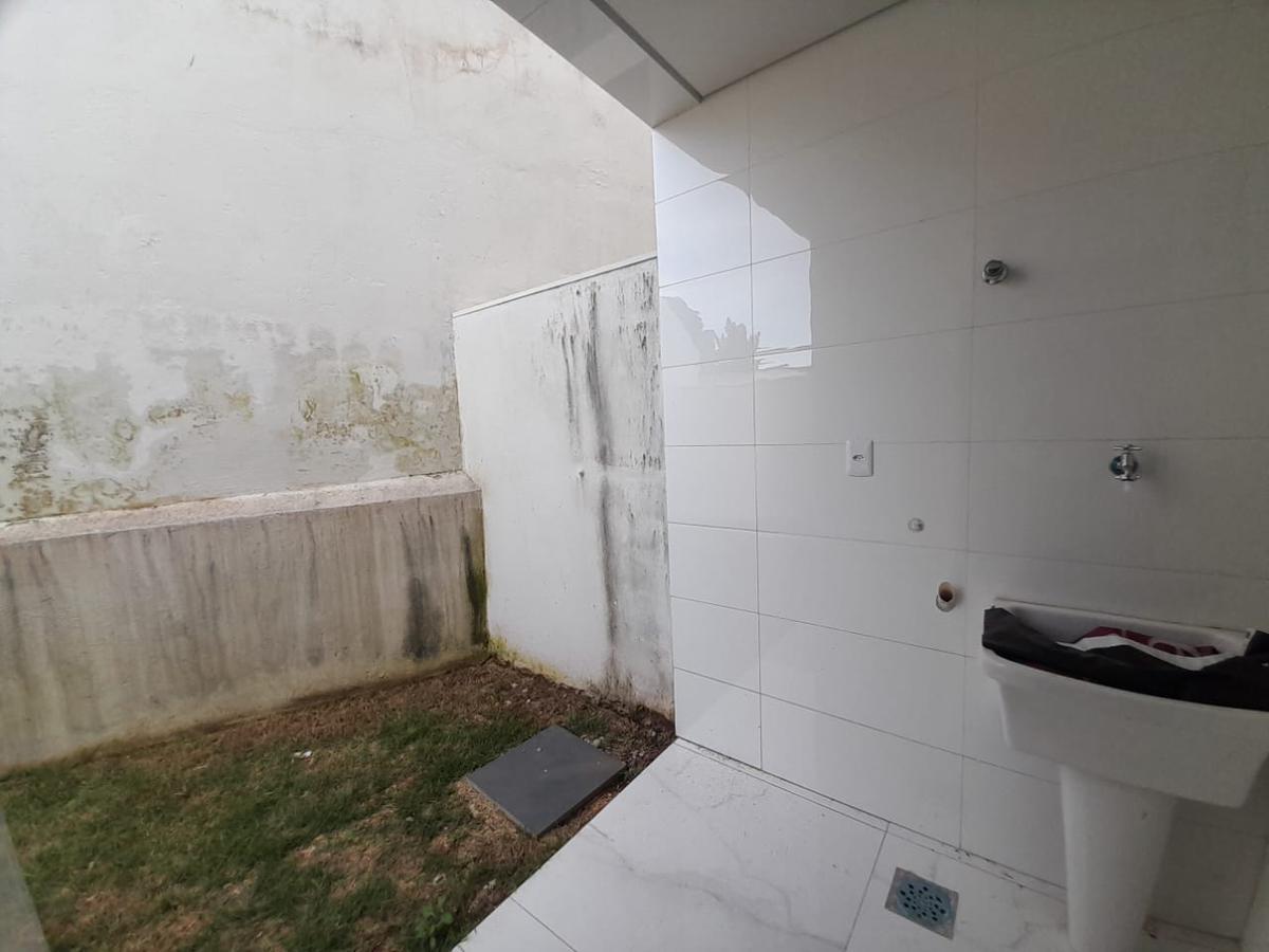 Casa, Floramar, 3 Quartos, 2 Vagas, 1 Suíte