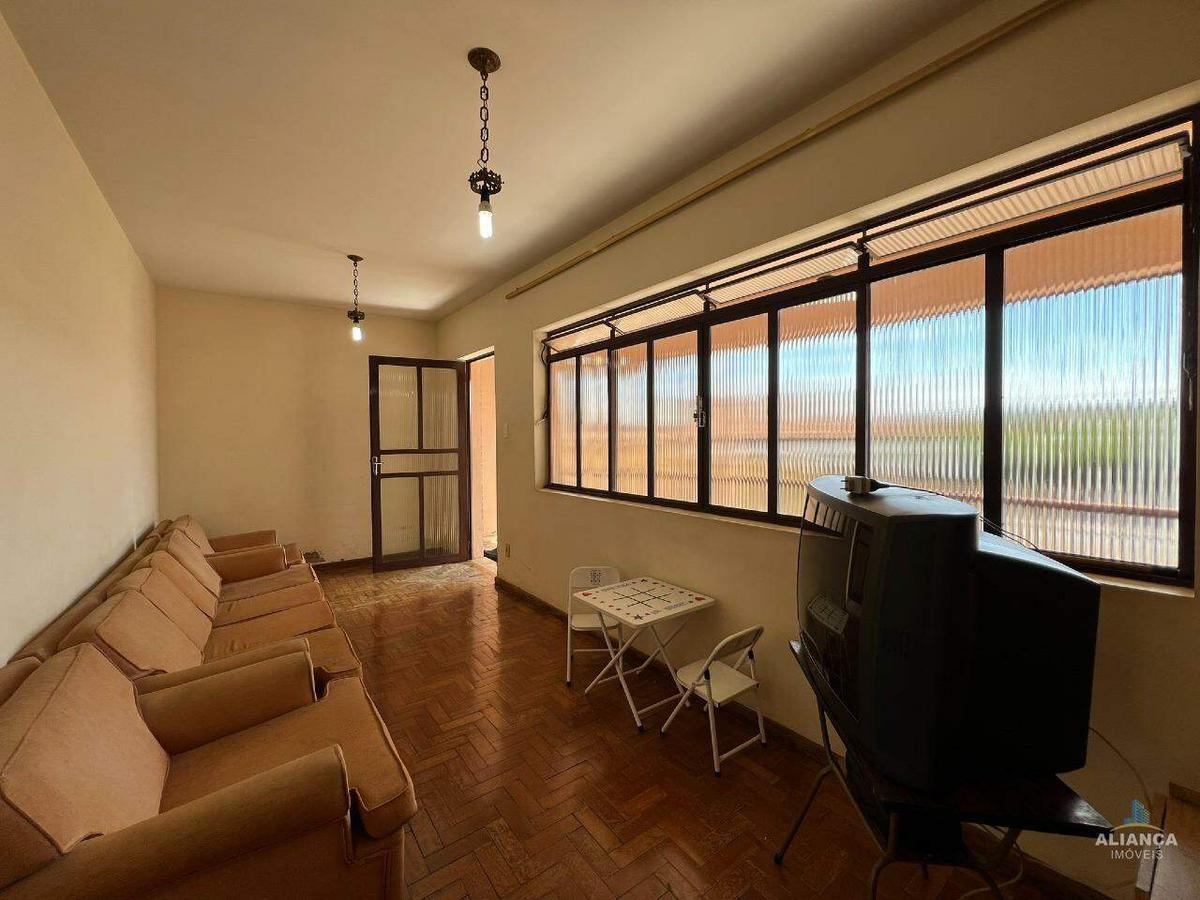 Casa, Centro, 3 Quartos, 4 Vagas, 2 Suítes