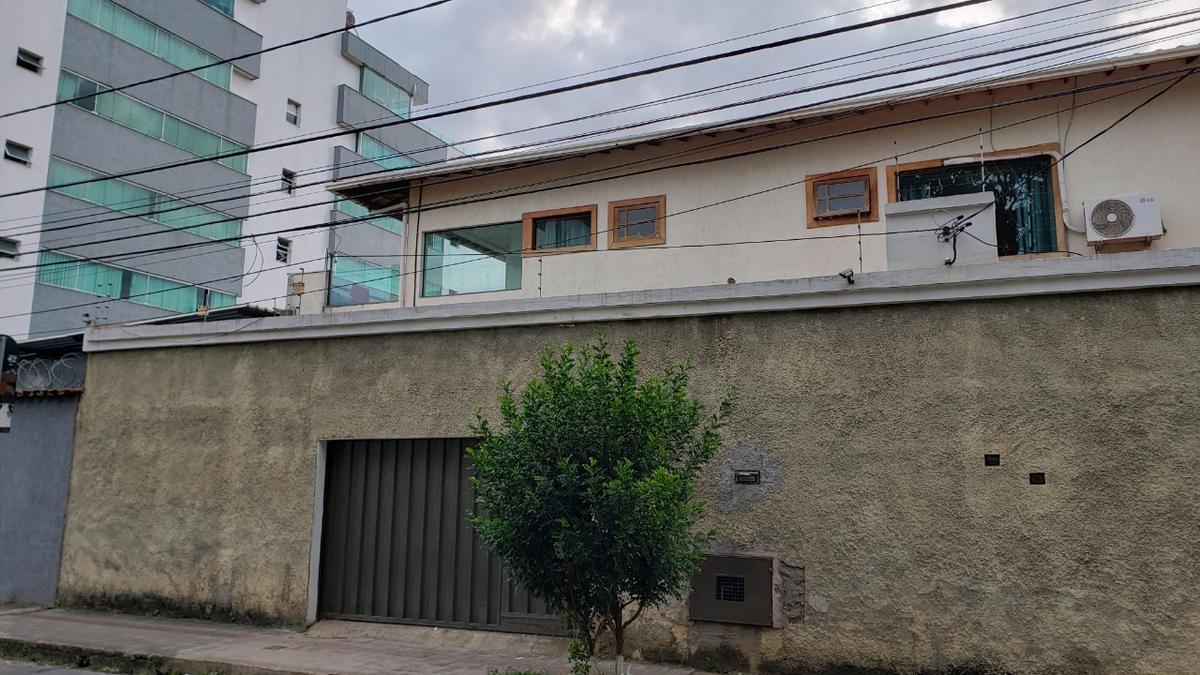 Casa Comercial, Coração Eucarístico, 12 Quartos, 4 Vagas, 10 Suítes