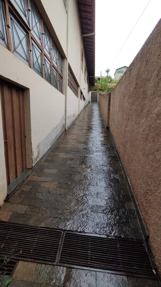 Galpão, Das Industrias I (barreiro), 0 Quarto, 0 Vaga