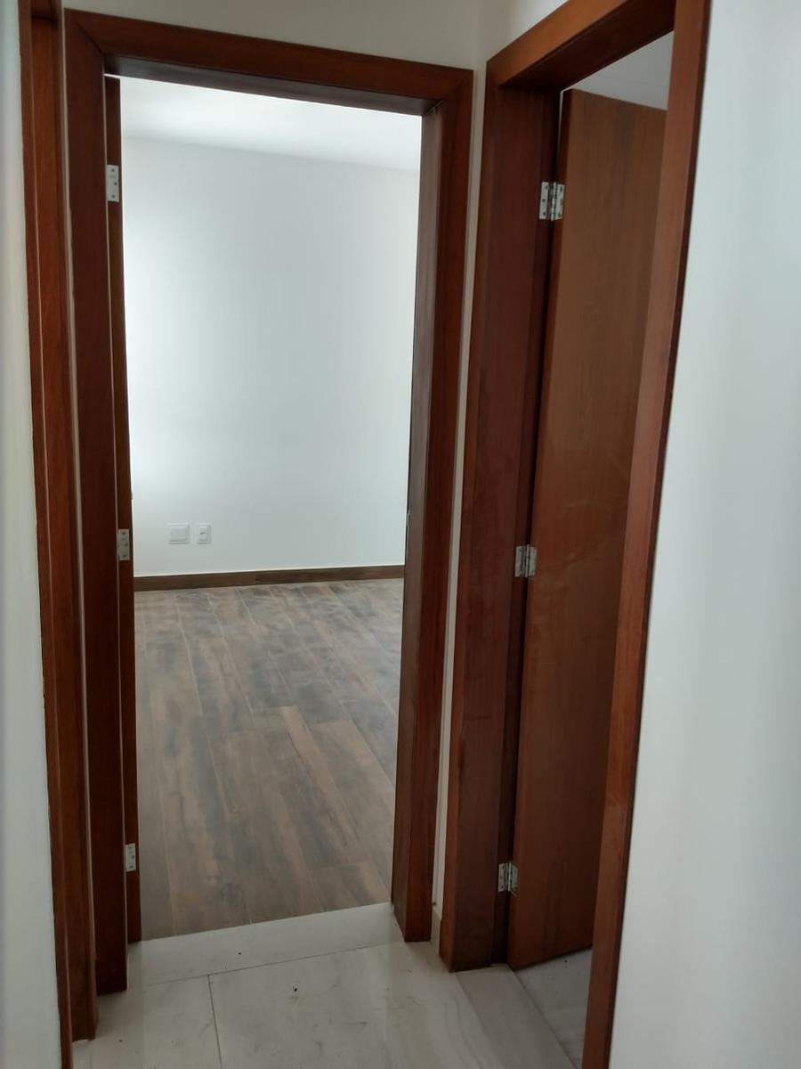 Casa, Centro, 3 Quartos, 2 Vagas, 1 Suíte