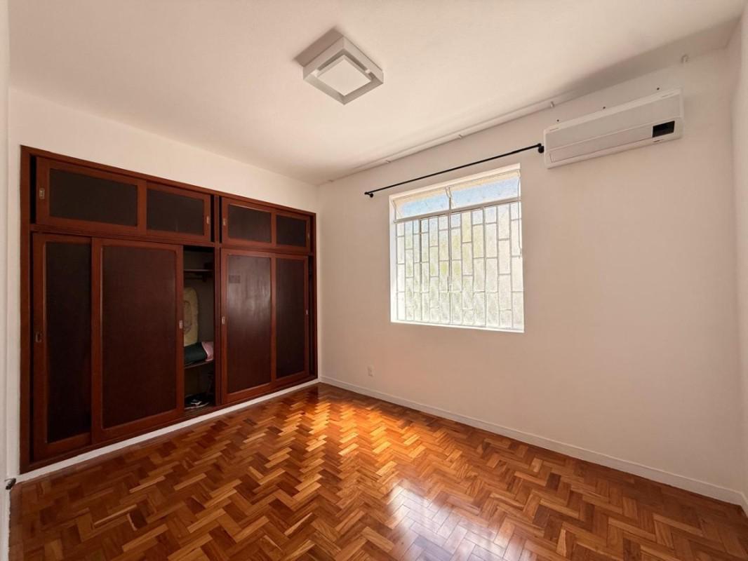 Apartamento, Sagrada Família, 2 Quartos, 1 Vaga