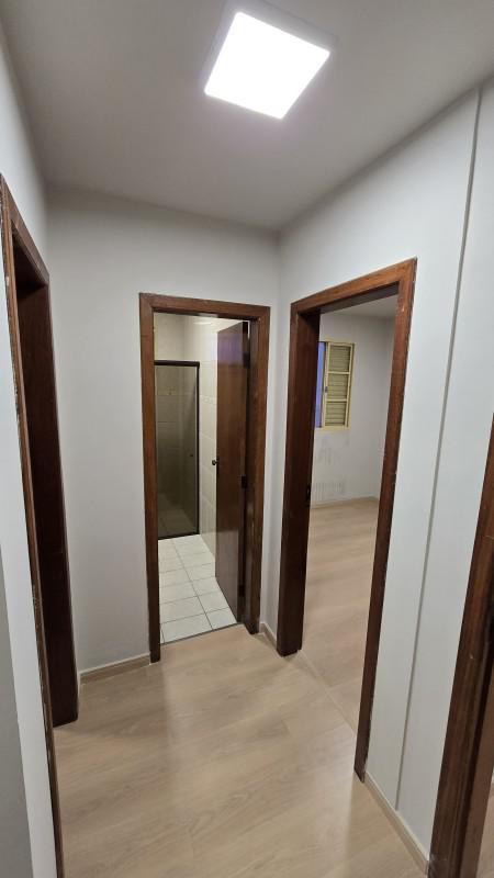 Casa, Castelo, 4 Quartos, 2 Vagas, 1 Suíte