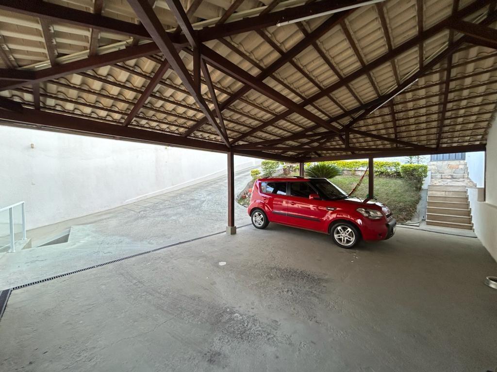 Casa, Nova Esperança, 5 Quartos, 5 Vagas, 1 Suíte