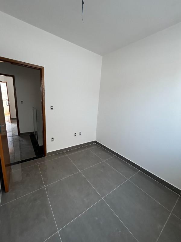 Casa, Masterville, 2 Quartos, 2 Vagas, 1 Suíte