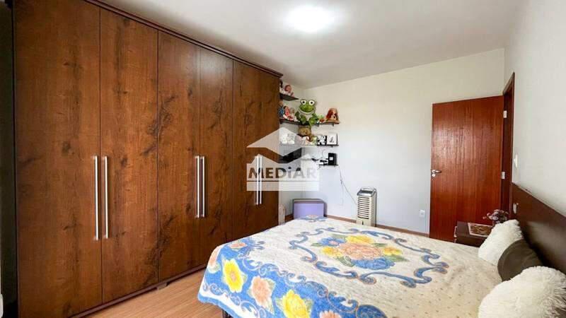 Casa, Santa Efigênia, 3 Quartos, 2 Vagas, 2 Suítes