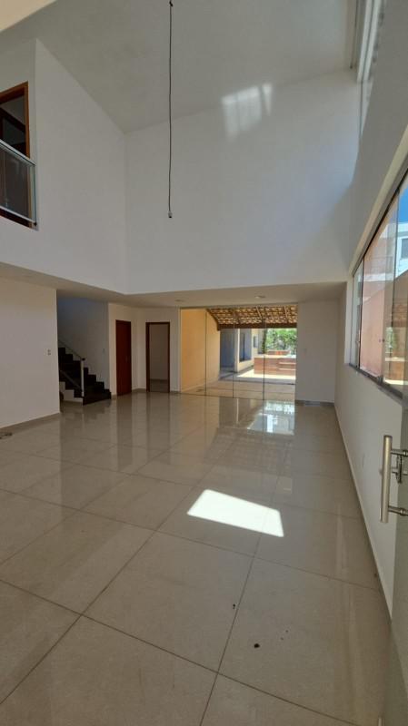 Casa, Trevo, 4 Quartos, 2 Vagas, 4 Suítes