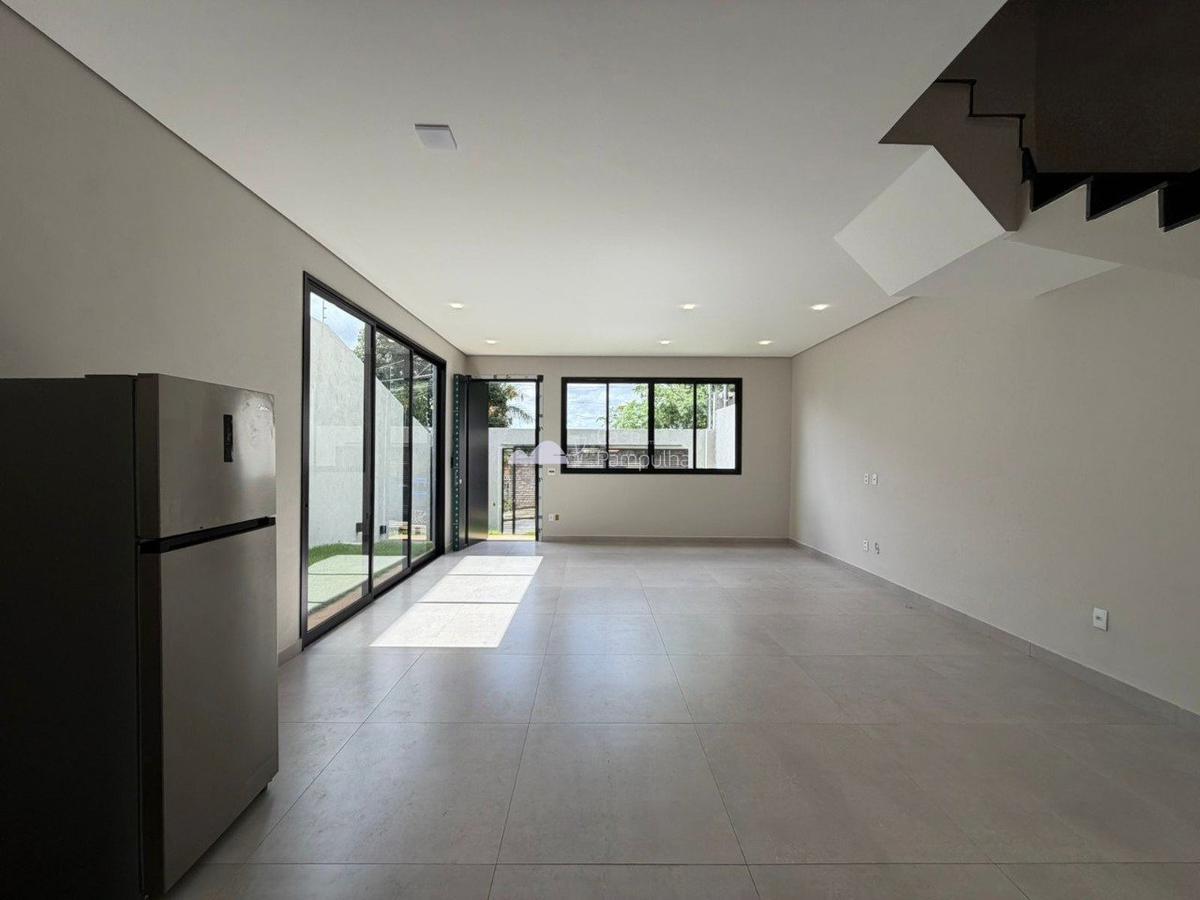 Casa, Trevo, 3 Quartos, 2 Vagas, 2 Suítes