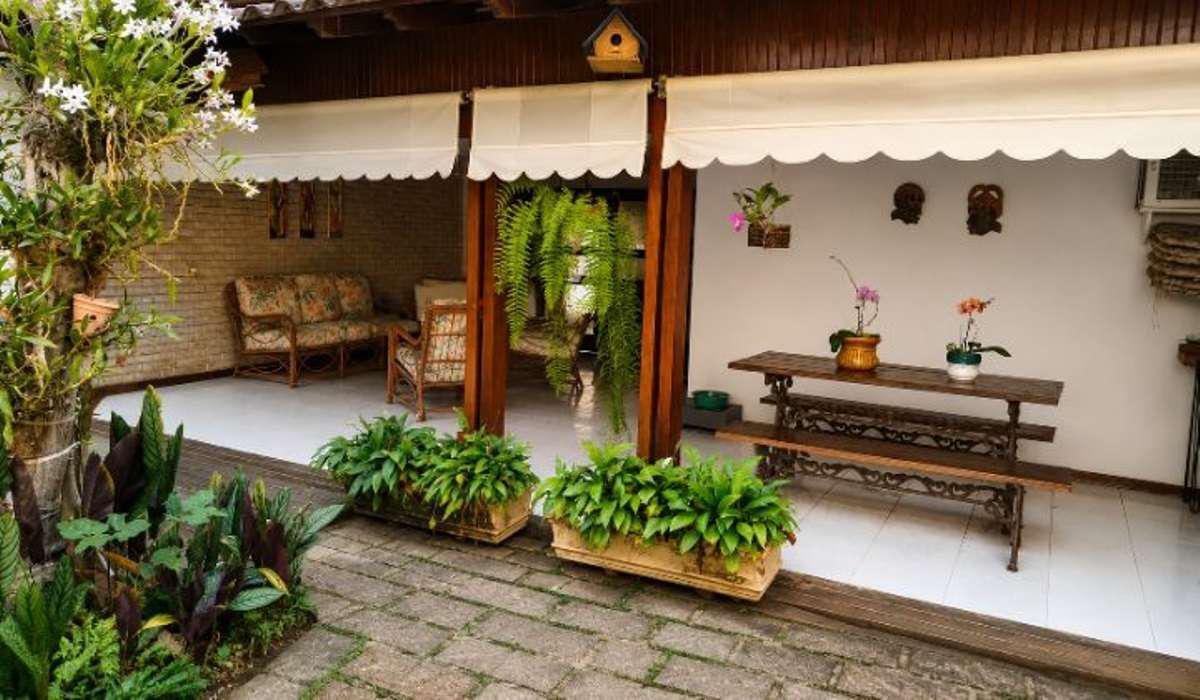 Casa, Luxemburgo, 5 Quartos, 4 Vagas, 2 Suítes
