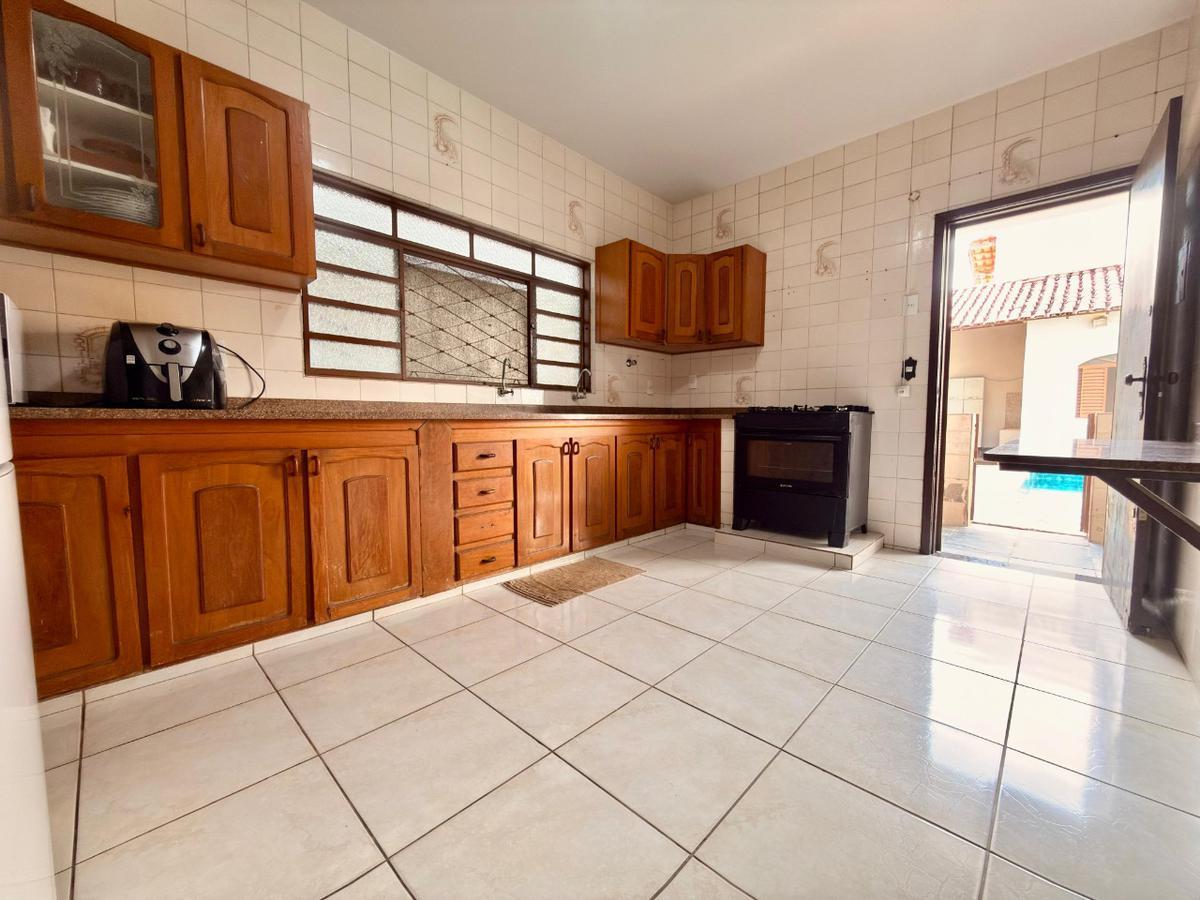 Casa, Jardim Leblon, 4 Quartos, 4 Vagas, 1 Suíte
