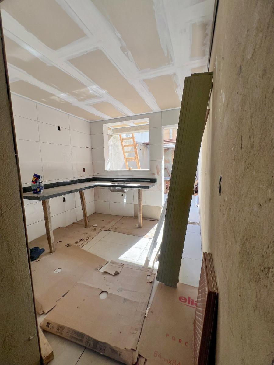 Casa, Santa Branca, 2 Quartos, 2 Vagas, 2 Suítes