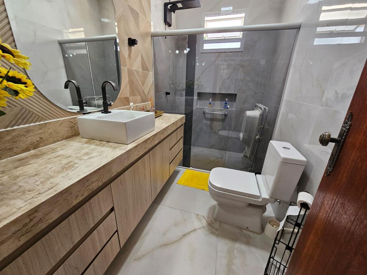 Casa, Santa Cruz, 4 Quartos, 6 Vagas, 1 Suíte