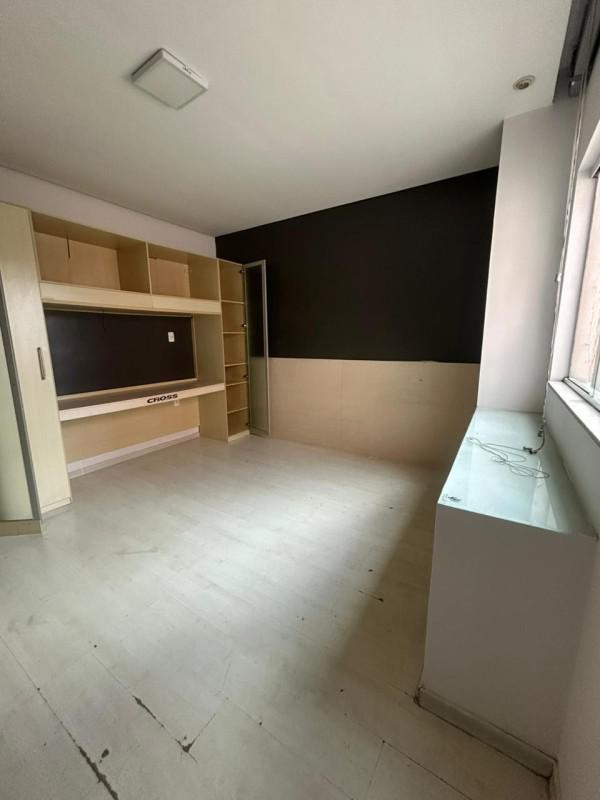 Casa, Centro, 3 Quartos, 3 Vagas, 1 Suíte
