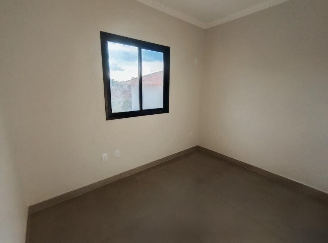 Casa, Planalto, 2 Quartos, 1 Vaga, 2 Suítes
