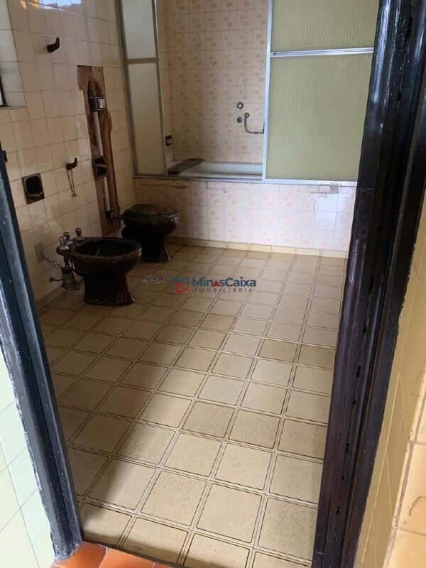 Casa, Centro Sul, 4 Quartos, 2 Vagas, 2 Suítes