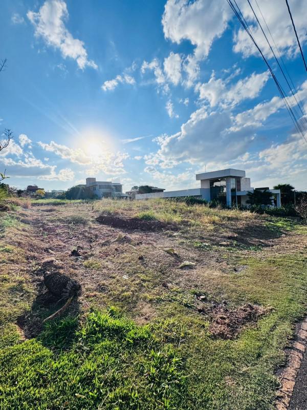 Lote, Centro, 0 Quarto, 0 Vaga