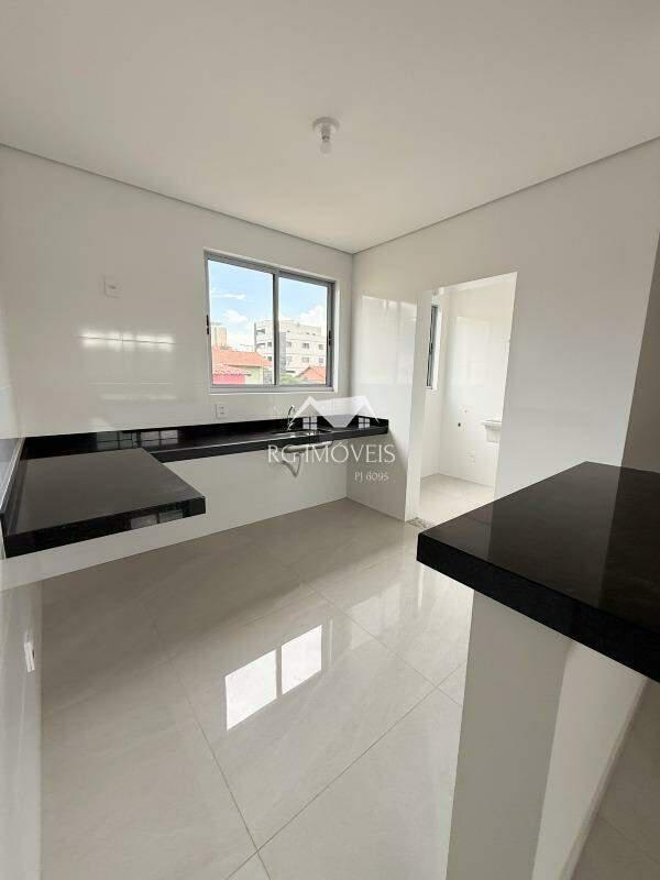 Apartamento, Barreiro, 3 Quartos, 2 Vagas, 1 Suíte