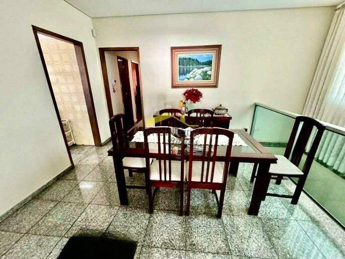 Casa, Palmeiras, 6 Quartos, 5 Vagas, 2 Suítes