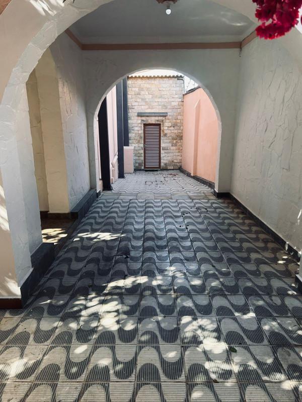 Casa Comercial, Colégio Batista, 4 Quartos, 3 Vagas, 2 Suítes