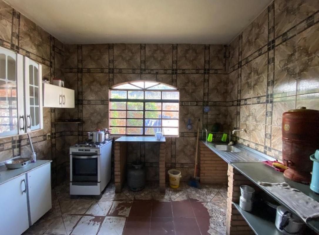 Casa, Três Barras, 8 Quartos, 0 Vaga, 1 Suíte