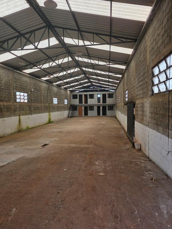 Galpão, Água Limpa, 3 Quartos, 0 Vaga