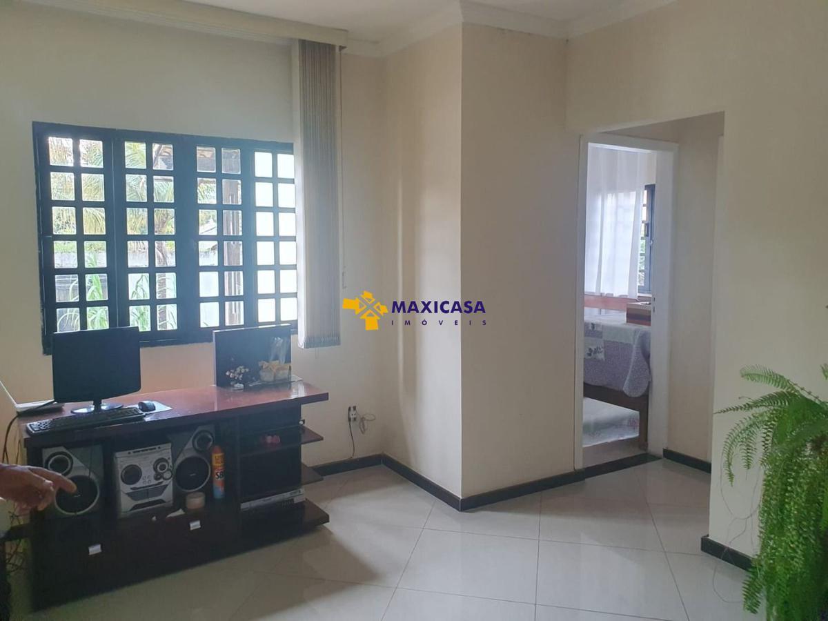 Casa, Trevo, 3 Quartos, 6 Vagas, 1 Suíte