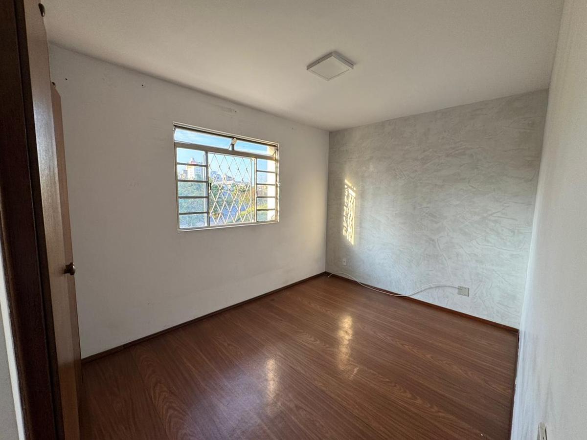 Apartamento, Sagrada Família, 2 Quartos, 1 Vaga