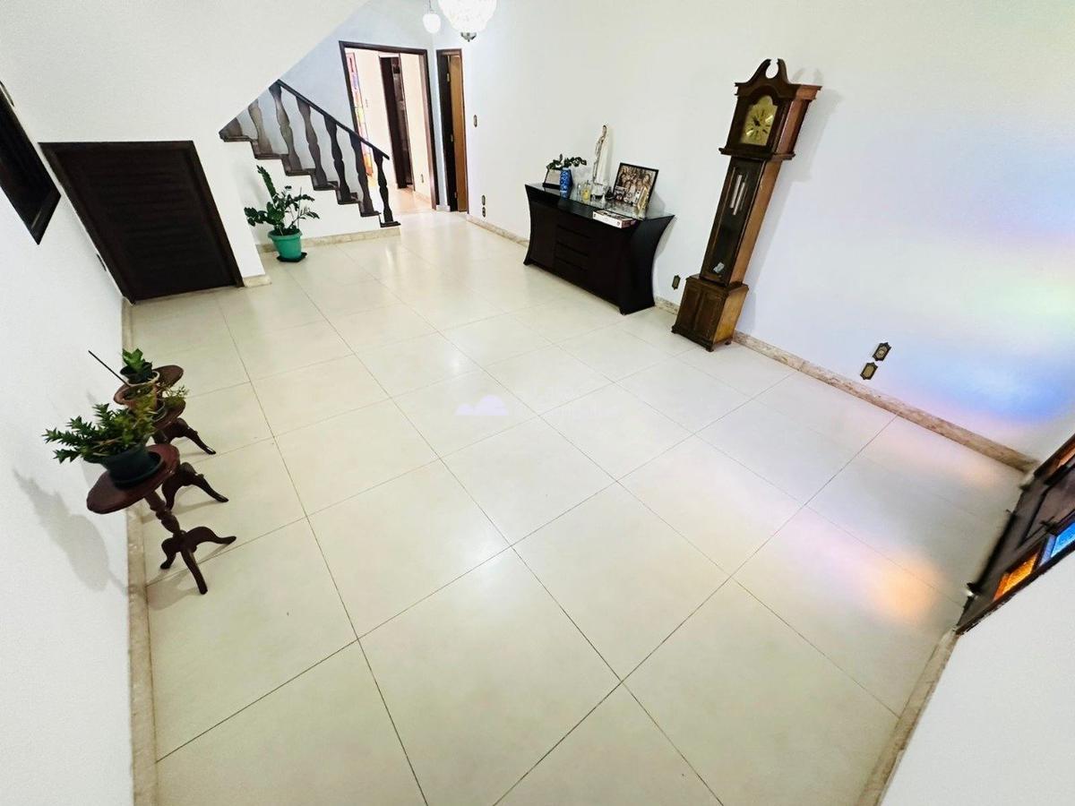Casa, Santa Mônica, 3 Quartos, 6 Vagas, 1 Suíte