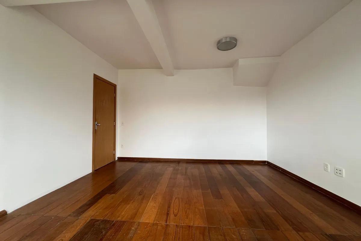 Casa, Santa Lúcia, 7 Quartos, 8 Vagas, 3 Suítes