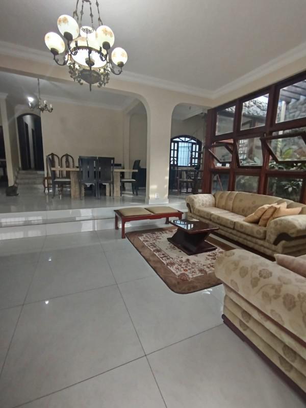 Casa, Castelo, 3 Quartos, 4 Vagas, 1 Suíte