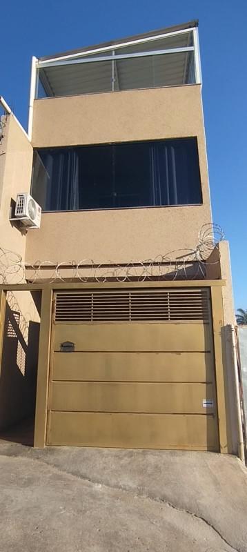 Casa, Monte Verde, 2 Quartos, 1 Vaga, 1 Suíte