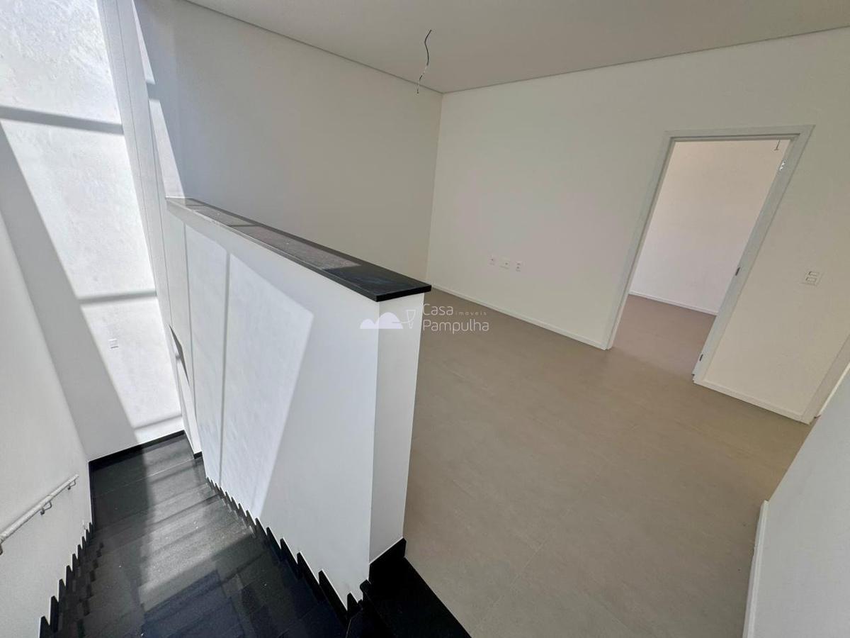 Casa, Trevo, 3 Quartos, 2 Vagas, 1 Suíte