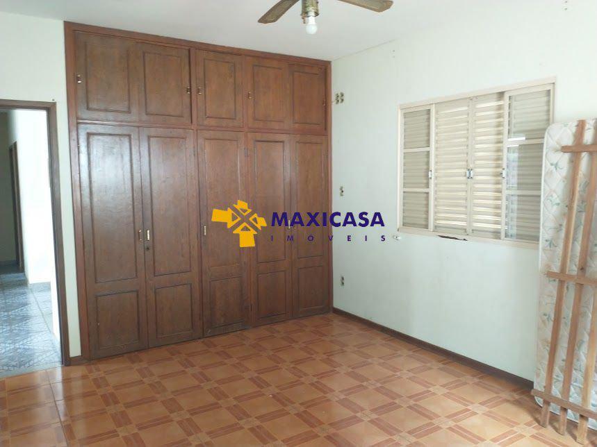 Casa, Cachoeirinha, 4 Quartos, 6 Vagas, 1 Suíte