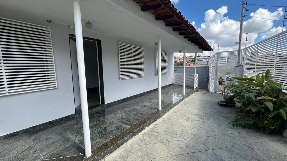 Casa, Cachoeirinha, 4 Quartos, 4 Vagas