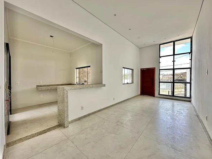 Casa, Conjunto Minascaixa, 3 Quartos, 2 Vagas, 1 Suíte