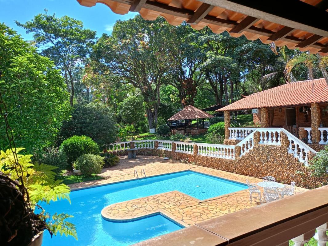Fazenda, Ravena, 5 Quartos, 2 Vagas, 4 Suítes