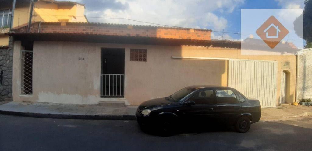 Casa, Sagrada Família, 2 Quartos, 0 Vaga