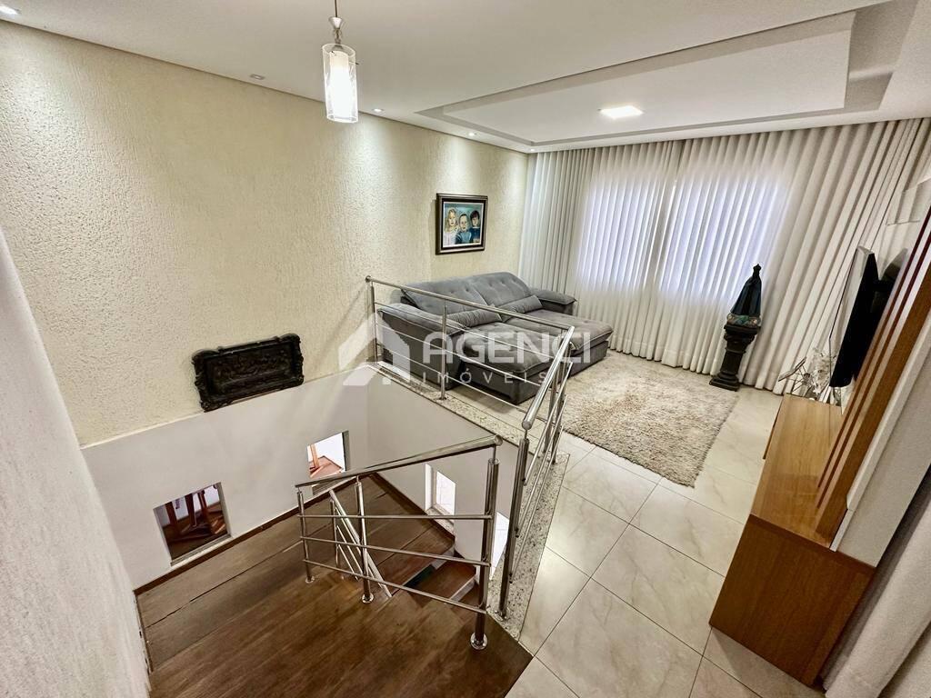 Casa, Cabral, 4 Quartos, 0 Vaga, 1 Suíte